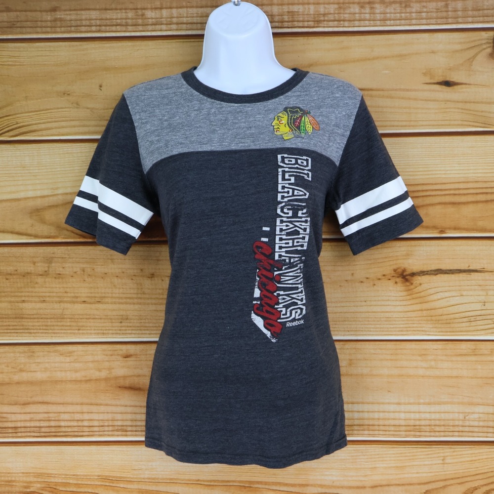 Reebok Chicago Blackhawks T-Shirt Womens Size L Gray Cotton‎ Blend Short Sleeves